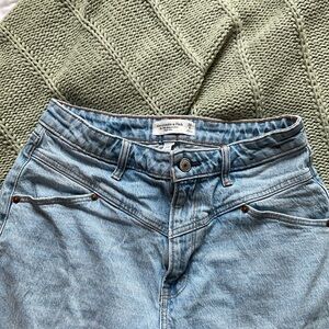 Abercrombie & Fitch | 90s Relaxed Jean High Rise in Curve Love 29R